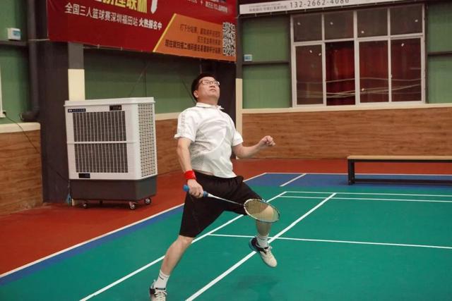  贝雷蒂尼发球上网，鹿特丹站打破冠军荒