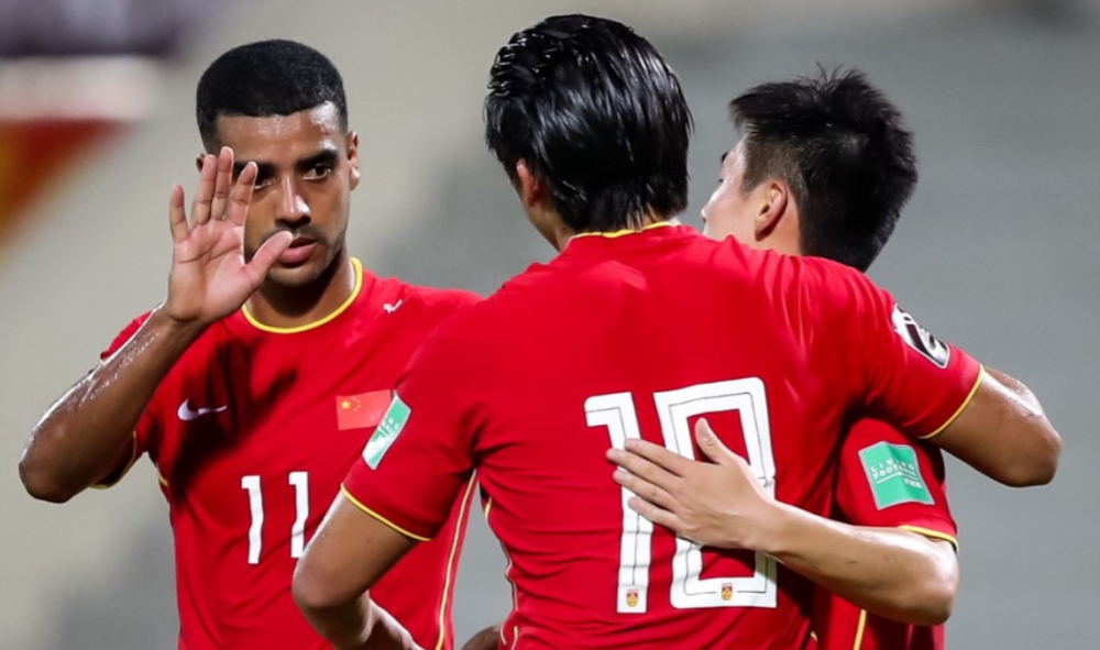  C罗梅开二度主宰比赛，葡萄牙晋级形势大好