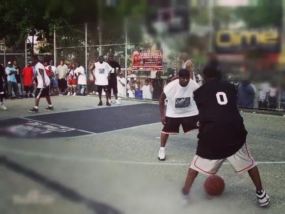  街头篮球争霸赛，民间高手上演扣篮盛宴