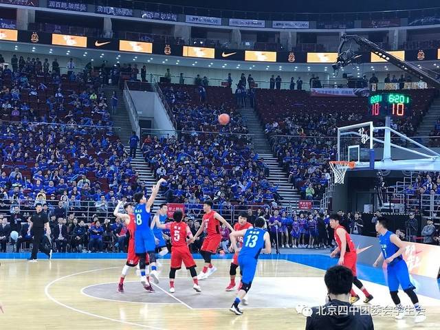  高中篮球联赛半决赛，北京四中险胜上海中学